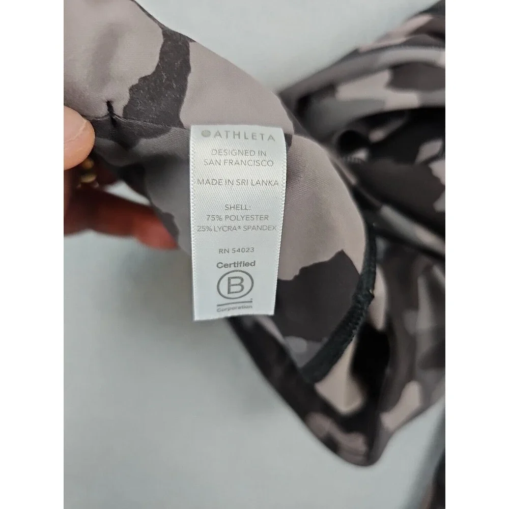 Athleta Lightning Camo 7/8 Tight Athletic Leggings Pockets Size S Green